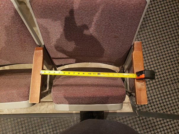 Harris Cinema seat width measurement about 19 inches